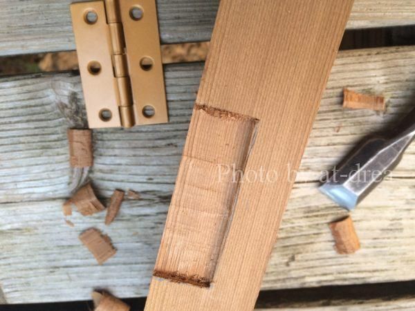 ドア丁番の正しい取付け位置及び使用個数について教えてください。 - 金物よくあるご質問