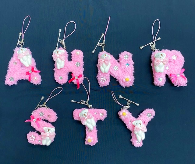 毛糸でイニシャルキーホルダー＊オカダヤレシピ生地、手芸用品のオカダヤ okadaya 公式ショップブログ