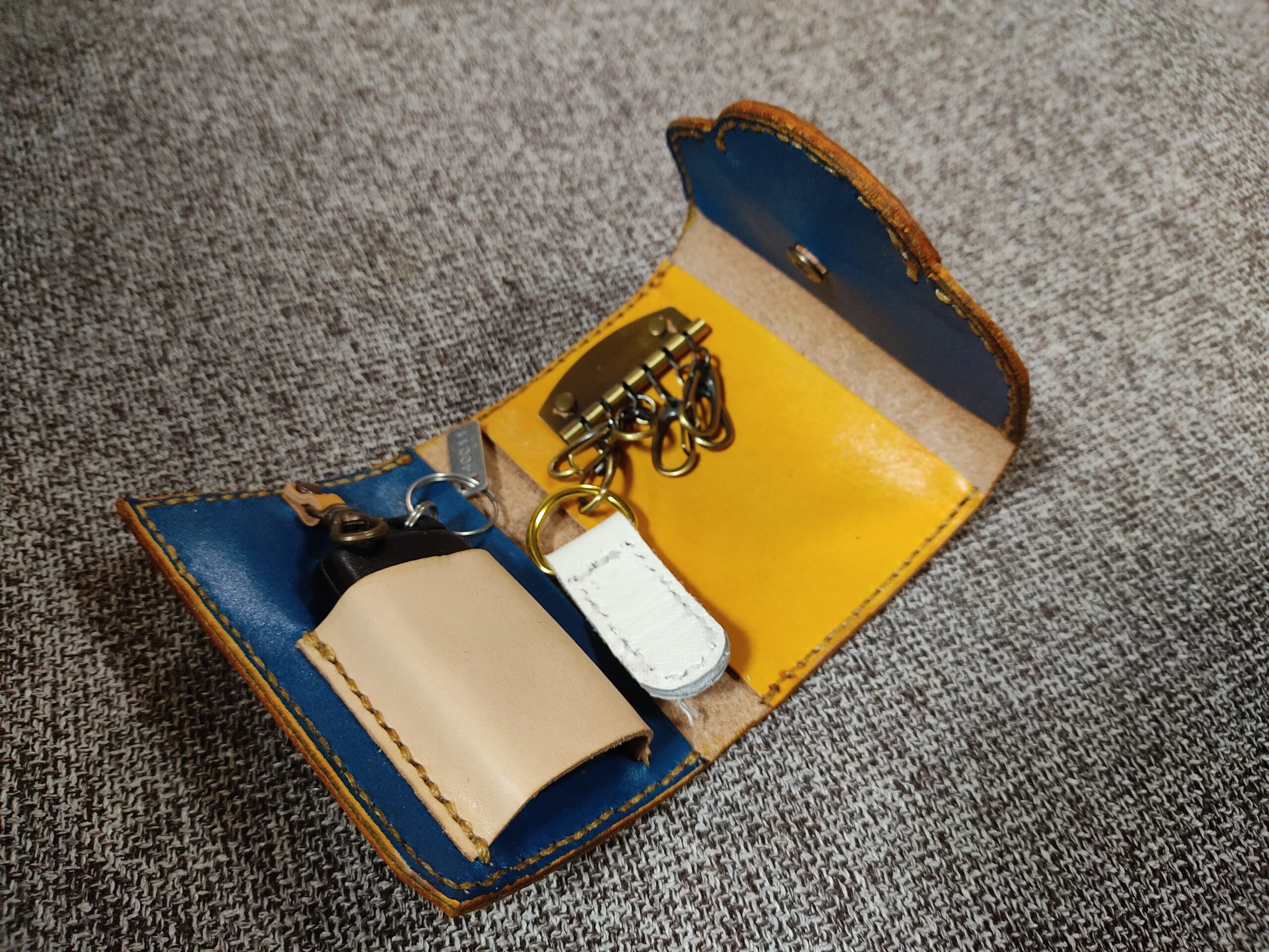 受注製作品ラウンドファスナーキーケースご納期：約2週間程度での完成ご出荷予定ですキーケース・キーホルダー手作り革雑貨ブラン・クチュール本店 公式サイト