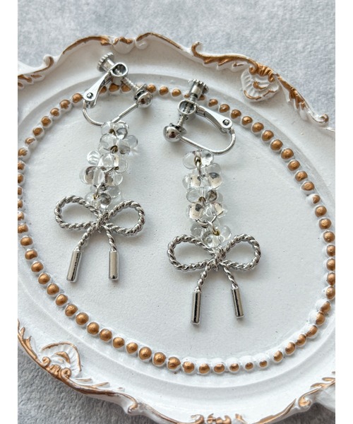 赤いビーズ リボン結び チョーカー - メルカリ