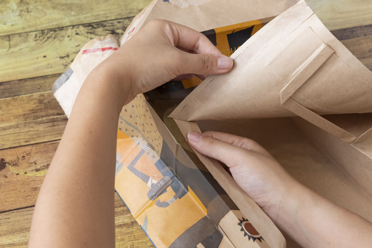 レポート 紙製のショッパーが丈夫な布のバッグに変身！ハンドメイドワークショップ みちくさアートラボ