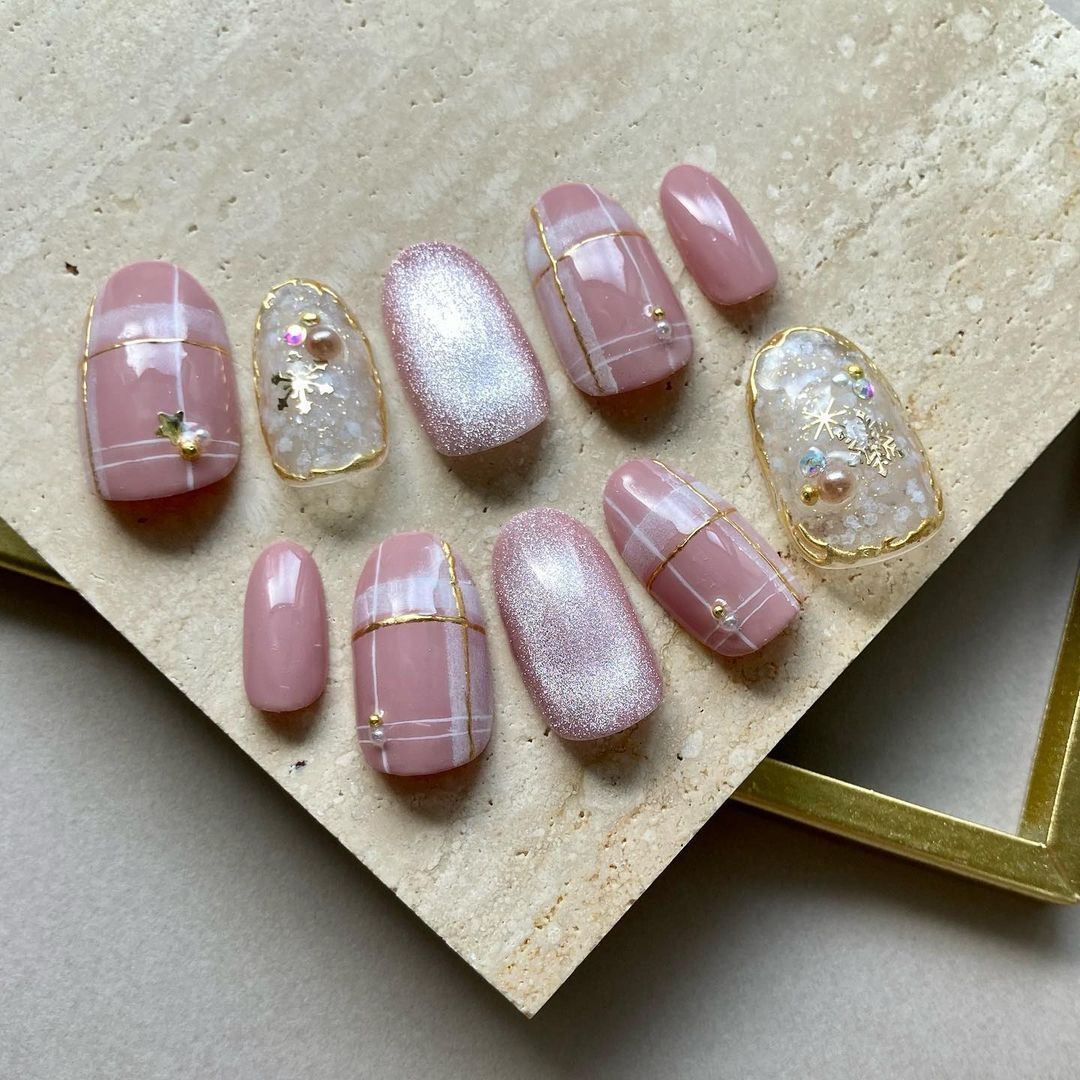 失敗しない マグネットネイルのやり方とおすすめデザイン美しく仕上げるためのコツも解説！FANTIST