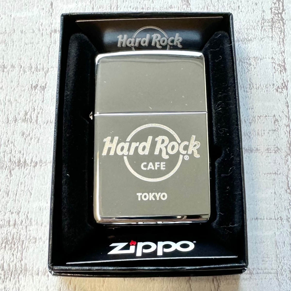 今年もあります！福袋！！✨✨ 1月5日 日 までの期間、3種類の福袋を販売いたします🫶 今年は福袋限定デザインのMetallic Logo TeeBlackと同じデザインの袋が登場✨✨ この機会をお見逃しなく！！HardRockCafeハードロックカフェhardrockcafeyokohamaハード