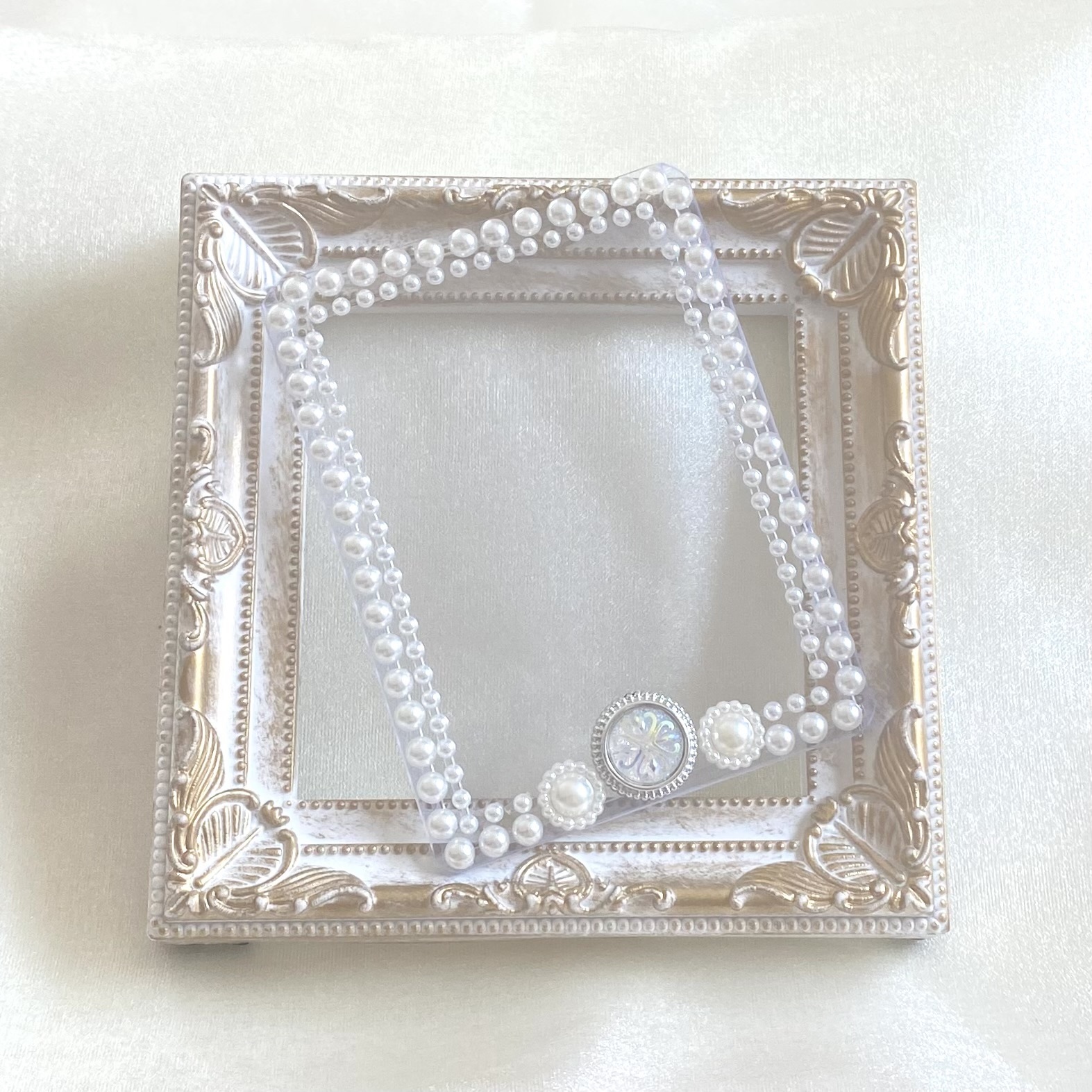 初心者でも失敗しない！100均の商品だけで作る硬質カードケースのデコり方。ぷっかるーむ