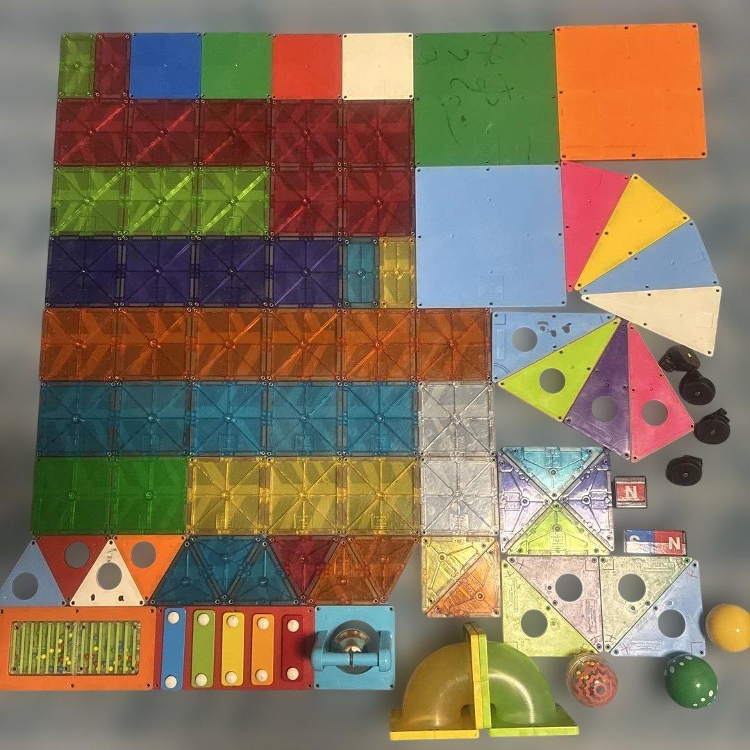 新品 マグナタイル MAGNA-TILES ビルダー 32ピース Amazon.com: MAGNA-TILES Space 32-PieceMagnetic