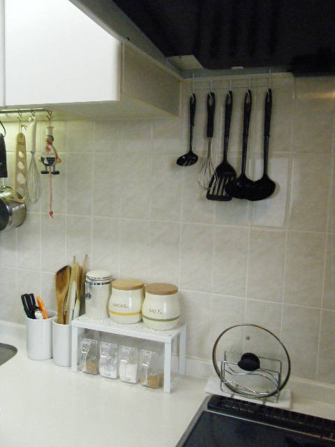 ダイソーのキッチン収納グッズ特集。100均でも優秀な片付け術を大公開folk