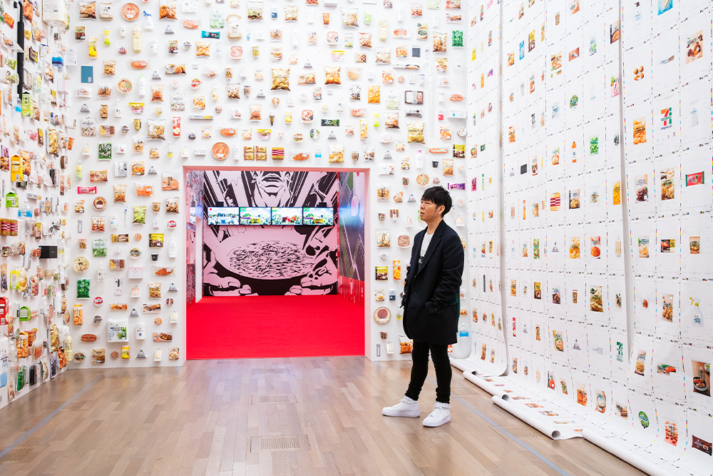 約30年にわたる佐藤可士和のクリエイティビティの軌跡を、圧巻の会場構成で体感