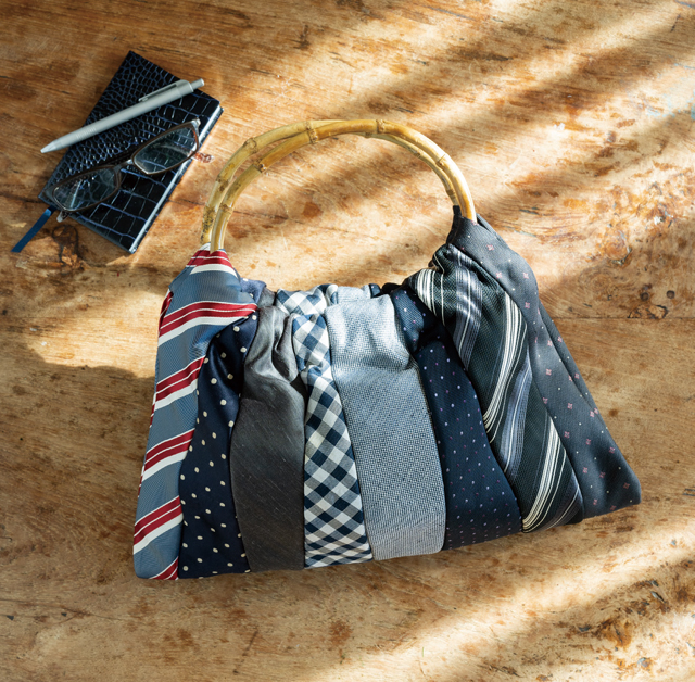 ネクタイをリメイク！「ぺたんこプリーツバッグ」の作り方ぬくもり
