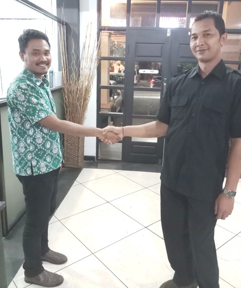 ウルフくんと握手！野口祥汰@ﾚｲﾌﾚ33 さんのマンガツイコミ 仮