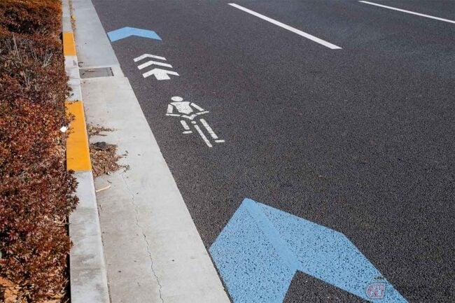 ベクトル図の青い正方形と円形の道路標識セット、コレクション、白い背景で隔離グループ。のイラスト素材・ベクター Image 63488969