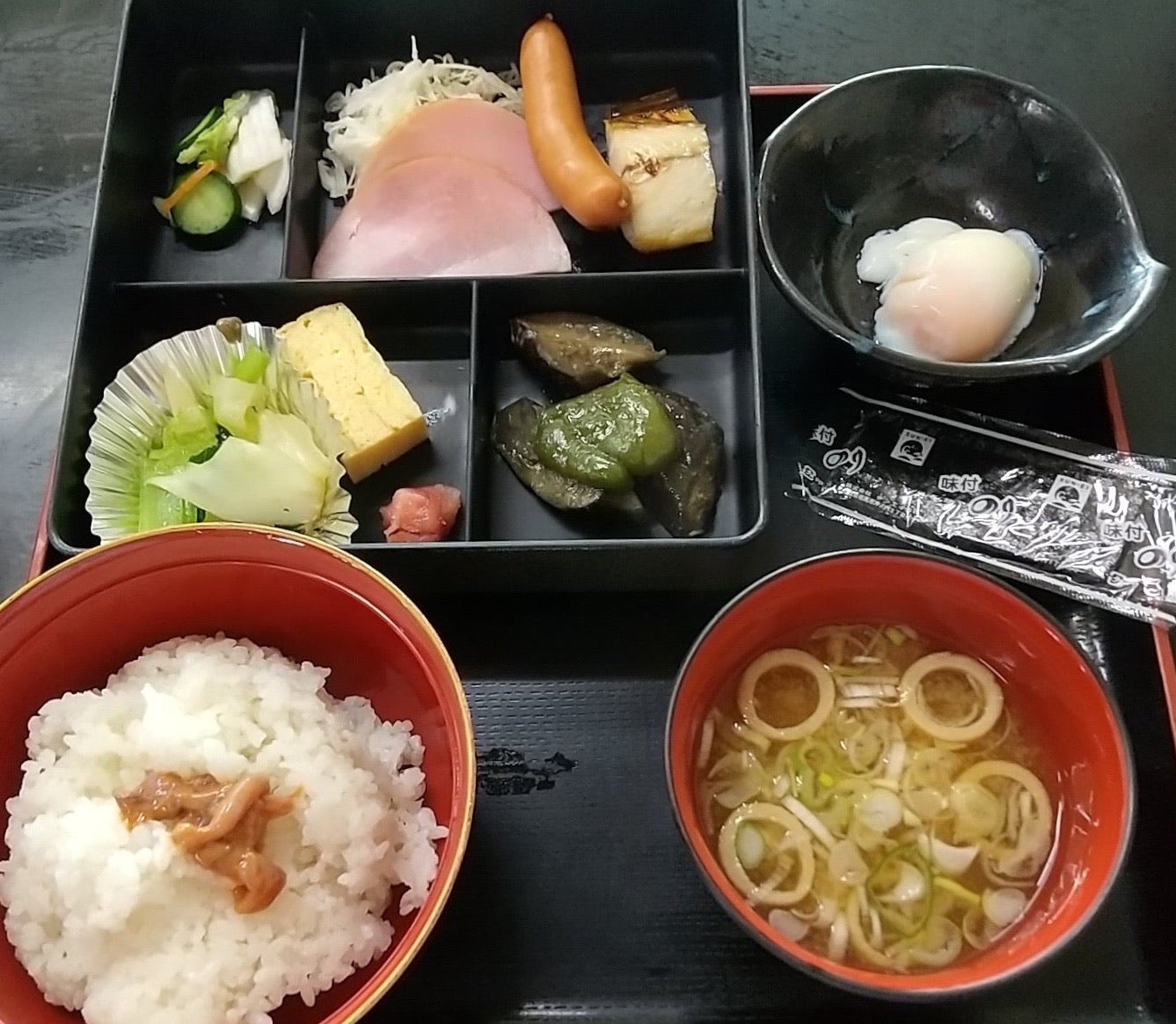 JR東日本ホテルメッツ横浜なら 雨の日も濡れずに駅まで移動できる！ 買い物や食事も安心！ 宿泊料金もリーズナブル 横浜駅近くならココ！