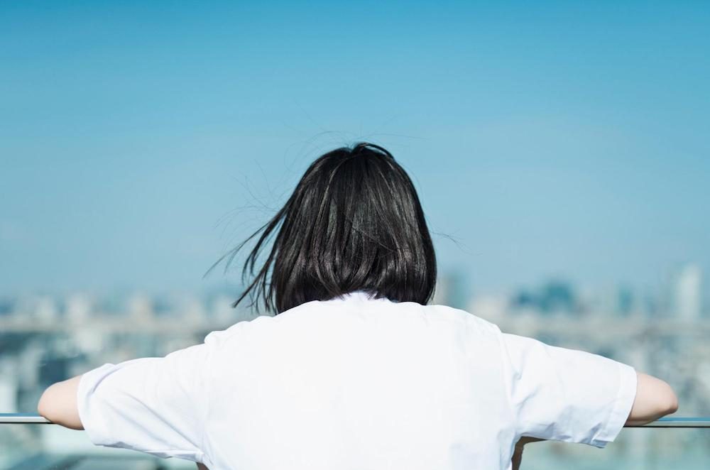 後ろ姿の女性のアイコンを描きます SNS、webなどに使えるシンプルなイラストココナラ