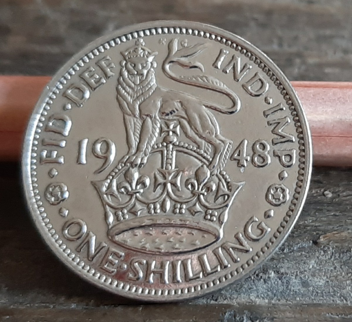 イギリス COINS OF ENGLAND 2023 貨幣カタログ 15年ぶりに英国の通常貨デザイン