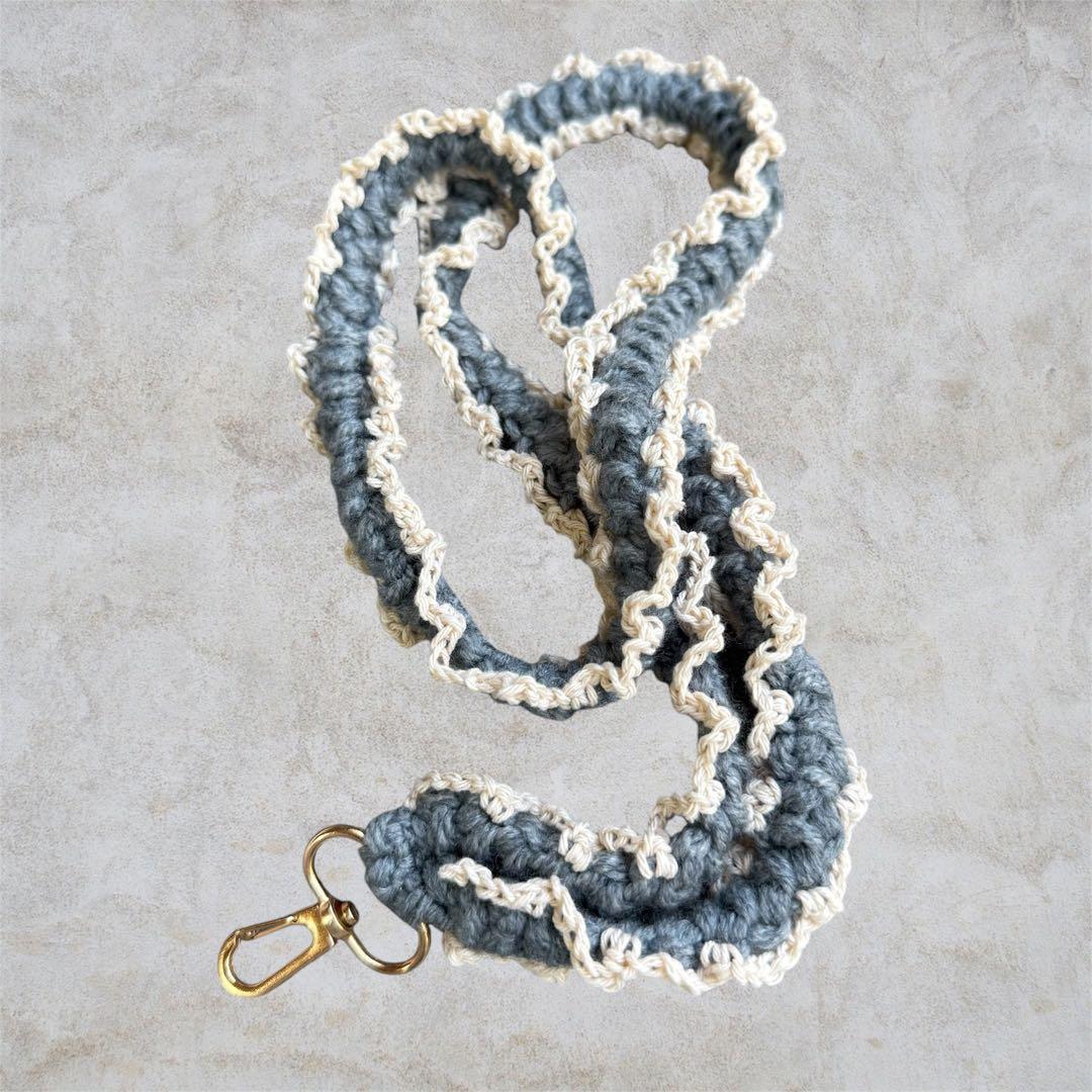 スマホショルダー かぎ針 パールTikTok