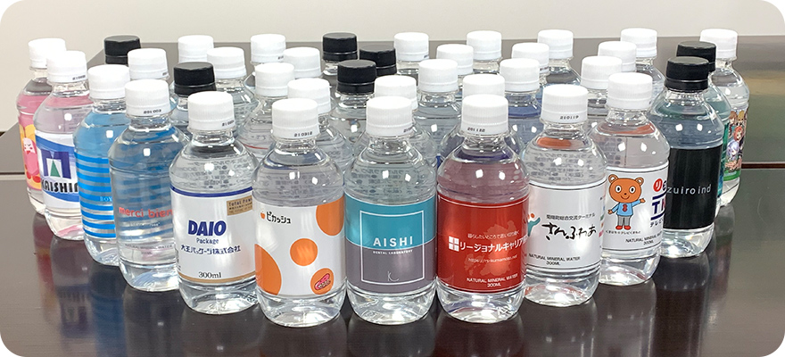 推しがペットボトルのラベルに✨⁡⁡ ⁡ ⁡こんな機会中々ないと思うので、ラベルをマグネットに加工して保存することにしました🥰❤️⁡⁡YouTubeでは作り方も公開中です🌈⁡⁡ ⁡