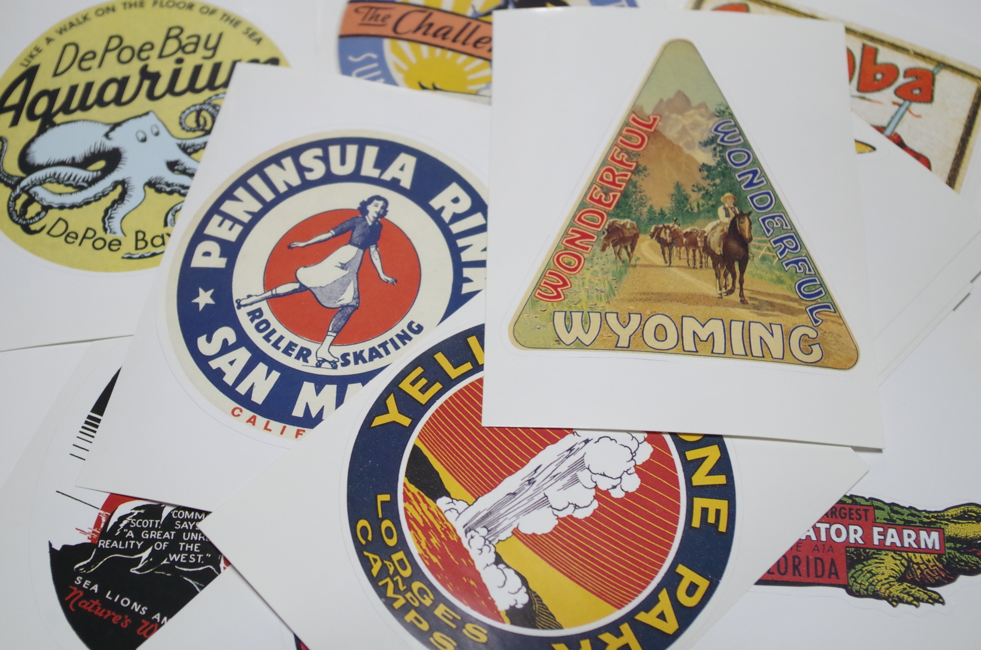 低価格！カップシール、おしゃれなステッカー作ります 海外風、シンプルでお洒落。今っぽいデザインで差をつけます♪ココナラ