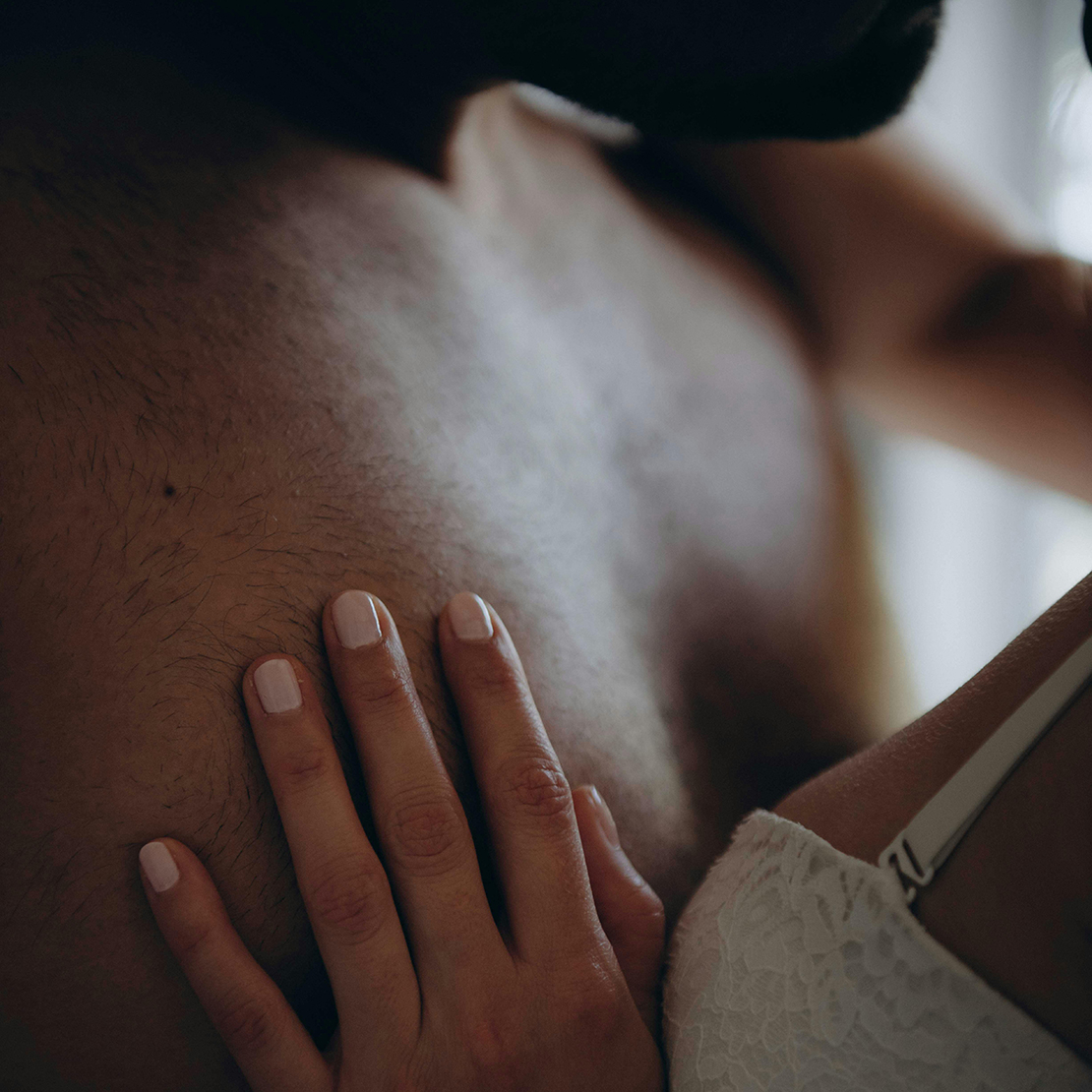 魔都精兵のスレイブのくすぐりシーンジュリアンのどうぶつ図鑑