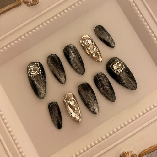 🤎💙マグネットネイルマグネットネイルデザインブラウンネイル茶色ネイルお花ネイルデザインお花ネイルトレンドネイル春ネイルデザインネイルデザイン春ネイルデザイン