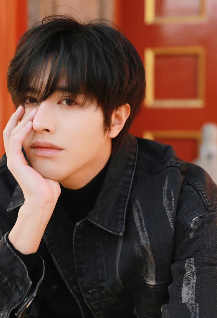 ルオジョン」のアイデア 15 件中国 俳優, 着物 ポーズ, イスンギ