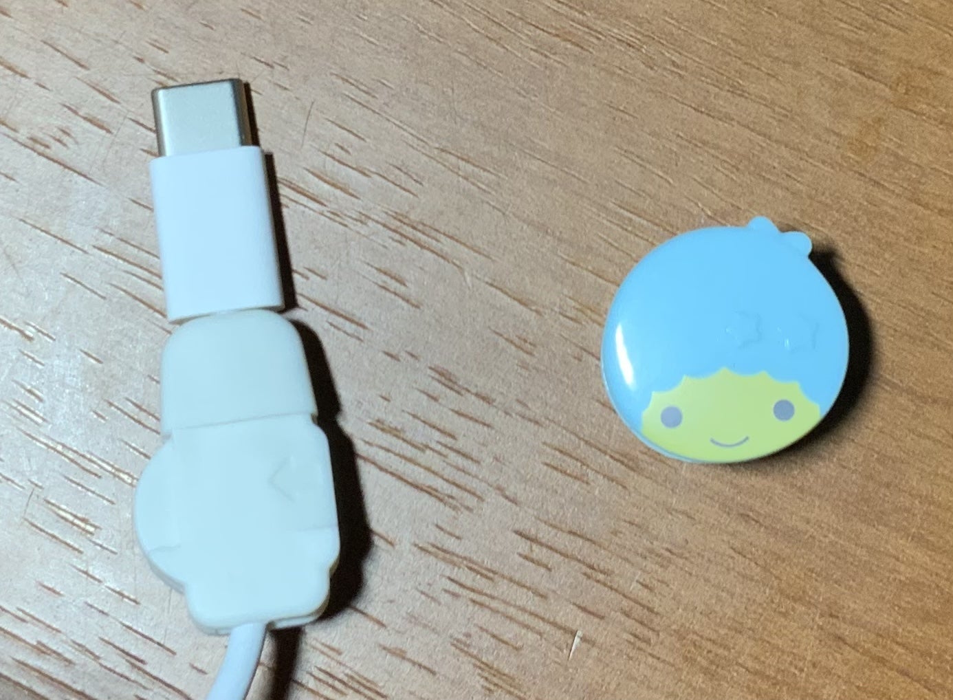 画像・動画 セリアのおすすめ日用雑貨「ケーブルプロテクター シナモン」