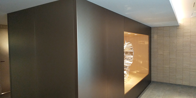 ピロティをデザインするアルミパネルオーダー金属建材の菊川工業