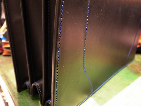 革のキズ、色落ち直る補色剤 ブランドケア レザーインク植物から生まれたメンテナンス製品 ブランドケア