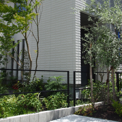 おしゃれな目隠しフェンス 施工事例を公開中！グリーンケアガーデンデザイン＆外構リフォーム専門店