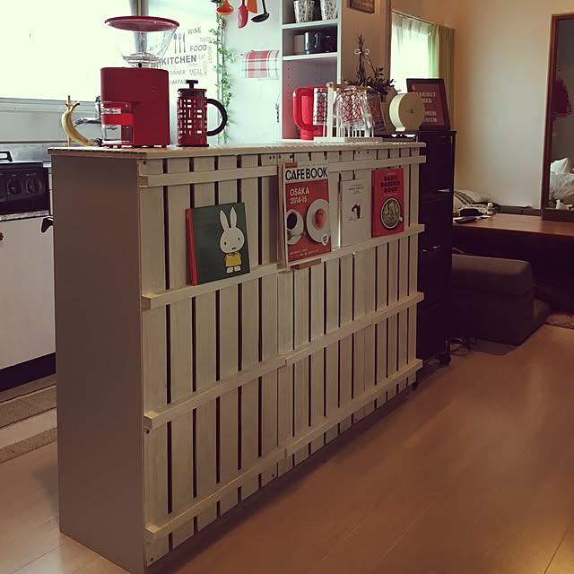 インスタがお手本。「カラーボックス×壁紙シート」のお手軽DIYre:sumica