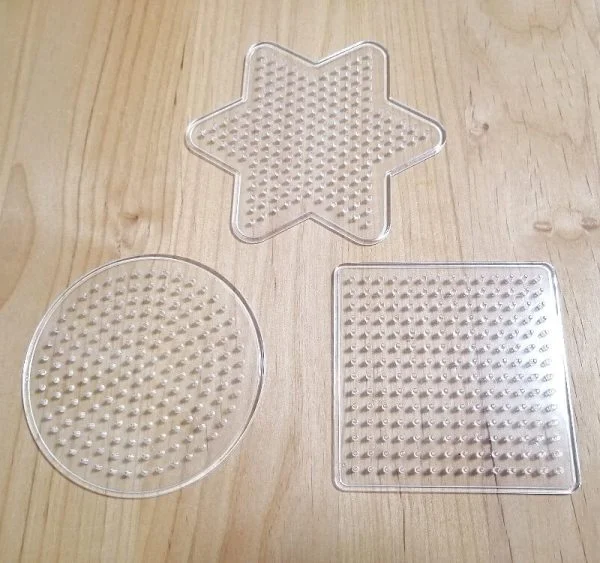 100均・パーラービーズの収納、付属のビーズパレットからシェルビー仕切りケースに入れ変えてお片付けをラクに！: 転勤家庭のこんな暮らし