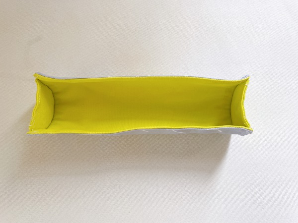 ファスナーなしで簡単に作ろう！ハンカチみたいなポーチの作り方カードも入りますEasy Sewing project