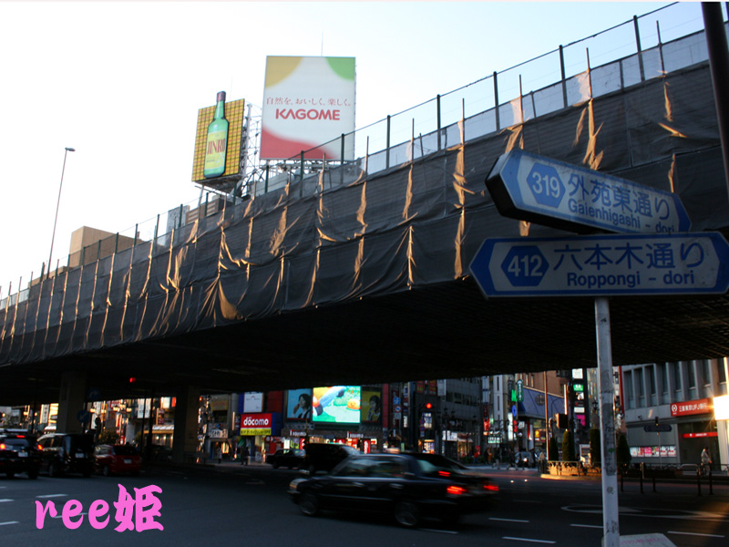 EVANGELION CROSSING EXPO ―エヴァンゲリオン大博覧会―東京凱旋』六本木交差点の2大シンボル「アマンド六本木店」と「六本木ロゴ」とのコラボが決定！アニバース