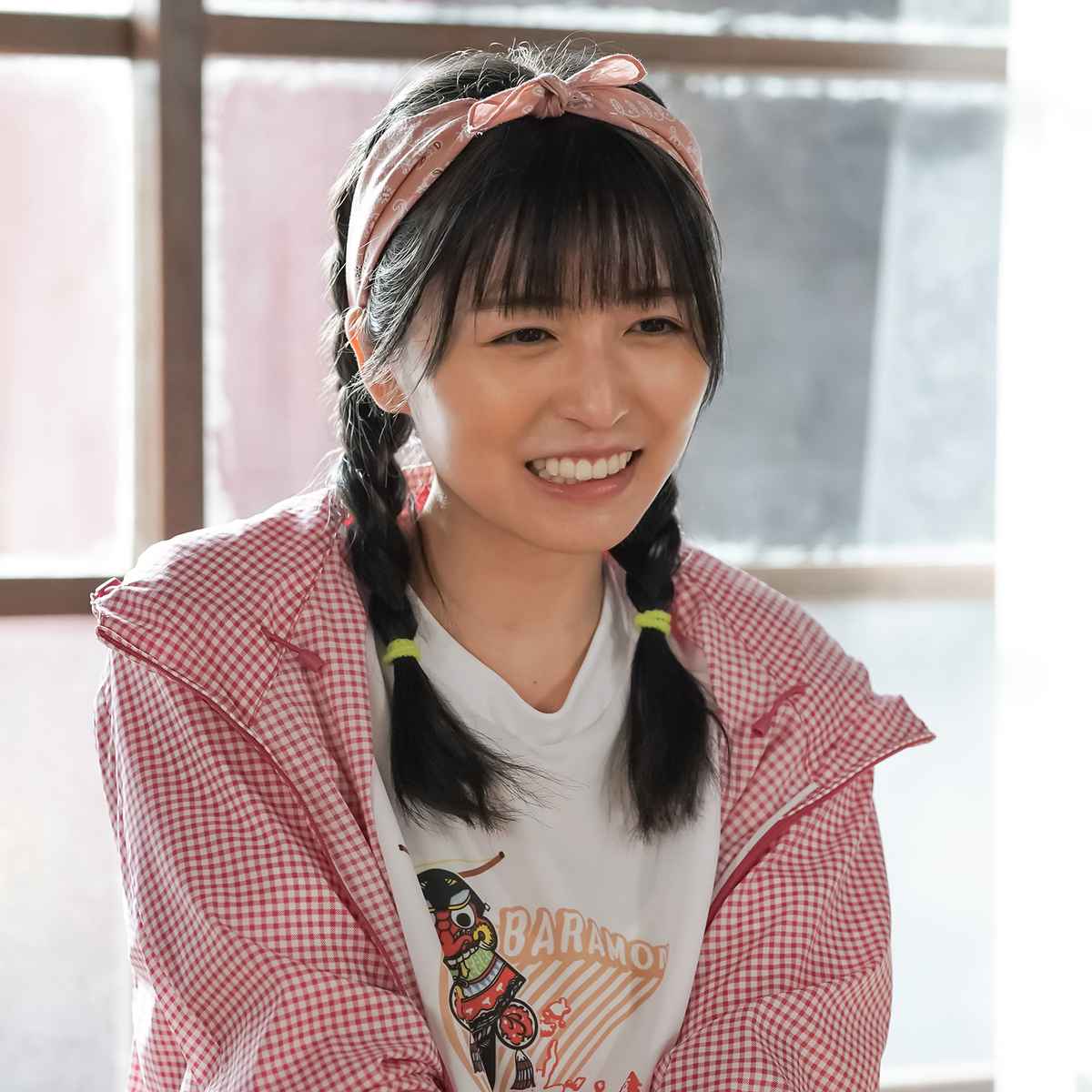 長濱ねるさん「普段から大人っぽいピンクメイクが好き。うれしい発見も！」｜Web限定カットも大公開 | 美的.com