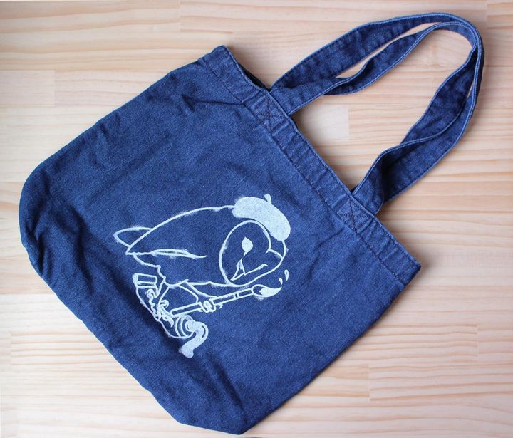 かわいい！作ってみたい‼と思ったら、コメントに「❤」の絵文字で教えて下さい♪ — 『アシメフリルバッグ』 大きなフリルがかわいいトートバッグです。イブルキルトの1枚仕立てなので、軽くてやわらかなのが特徴です。 お子様のレッスンバッグとお揃いの生地で作っても