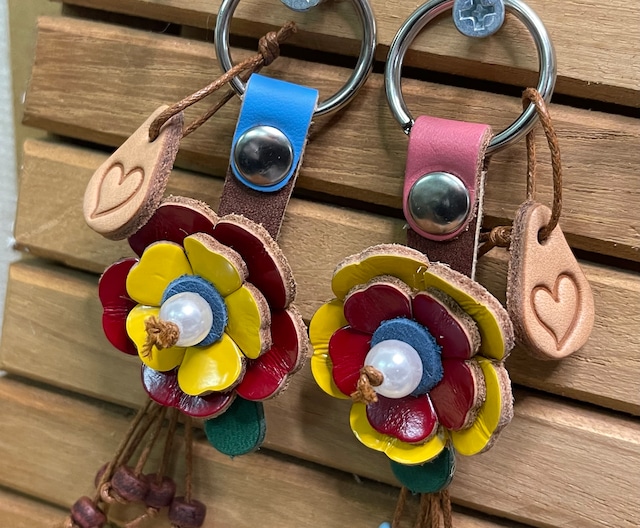 TUKURI 「紐と革」 キーホルダー手作り 革小物 クラフト工房 TUKURIツク