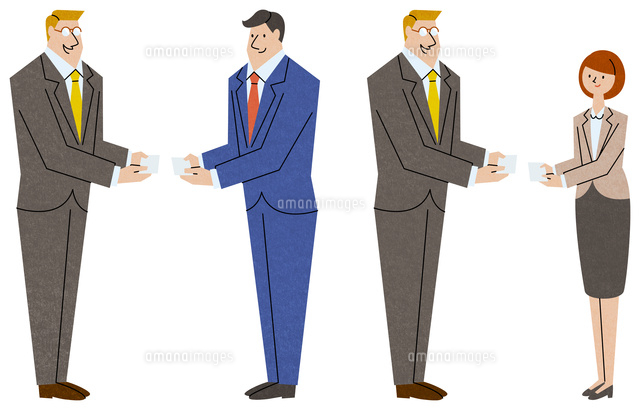 名刺交換をする女性 07800061495 の写真・イラスト素材アマナイメージズ