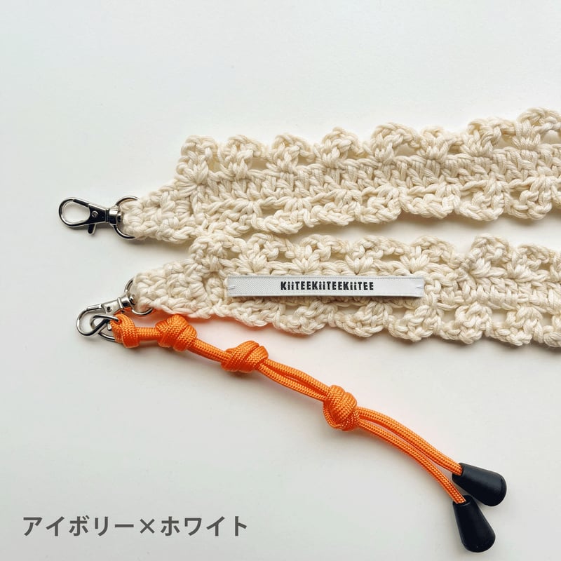 オーダーいただいたスマホショルダー🌼 肩紐は細めに編むよう 可愛く仕上がりそうな予感 🫶 * * *かぎ針編みスマホショルダー モチーフ編みグラニースクエア ハンドメイド 手編み