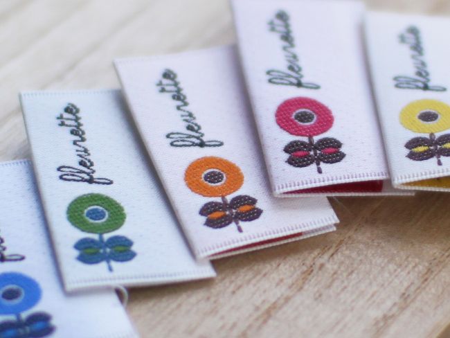 ハンドメイド用のタグを手作りする基本！種類別の作り方と使い方まとめ