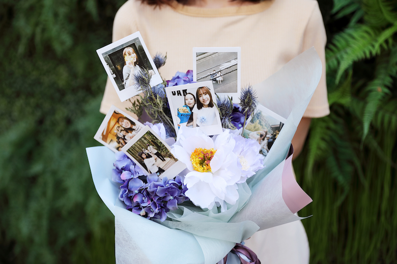 インスタでいちばん好評だったおみくじチェキ、バージョン2です🐍⛩️ SPの時期が決まって新年なので、毎年出すのもいいかなとか思っちゃう💭前回描いたときにはご主人様お嬢様を憂いて書かなかった「大凶」が、今回混ざっています😈 何を引いてもきっとご縁です🎀あっ