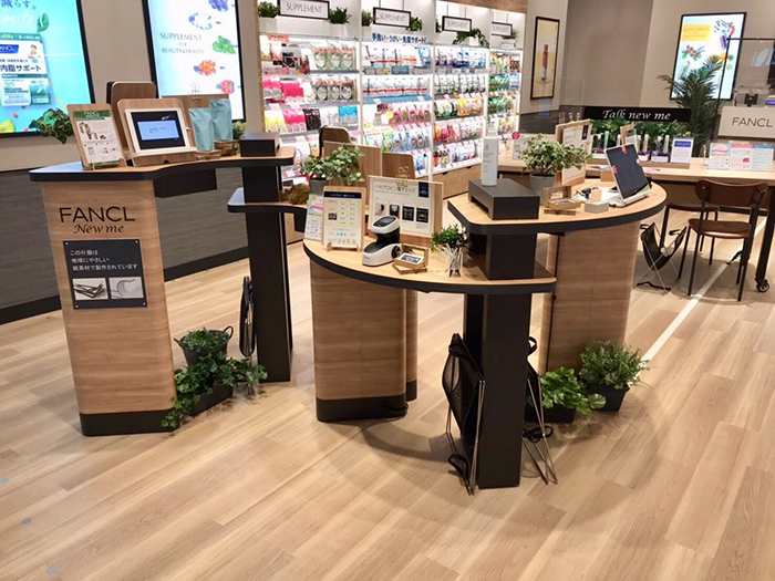 店頭のディスプレイを変更しました和歌山市の雑貨店「ラプレ」