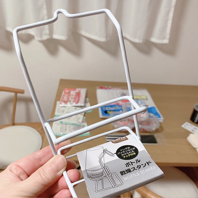 セリアのブックスタンドが超便利！ 「天才か 」と思わず拍手したくなるモノと出会った – grapeグレイプ