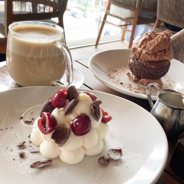 東京「青山グランドホテル」オールダイニング ザ ベルコモ 苺のバシュラングラッセ東京・名古屋 スイーツジャーナリスト@美味しい食べ物は人を幸せにする