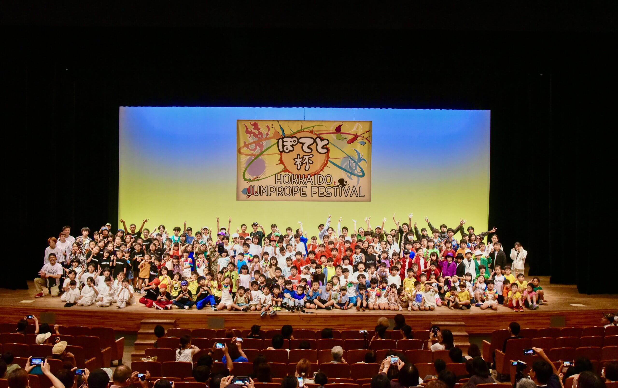 インタビューや記者会見のように、背景を装飾したい方におすすめの4商品をご紹介BLOG大判印刷の大型出力屋