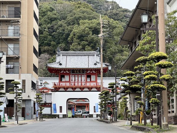 日本三大遊郭】江戸「吉原」・京都「島原」・もう1カ所は？歴史や現在の様子も紹介 | TABIZINE～人生に旅心を～