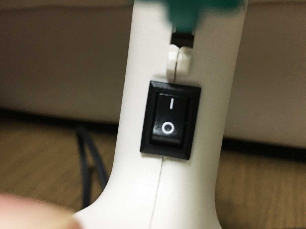 赤い電源ボタン アイコン - ベクトル イラストのイラスト素材・ベクター Image 2704316