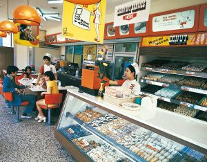 記録写真が語るダスキンヒストリー「人づくり」喜びのタネまき広場株式会社ダスキン