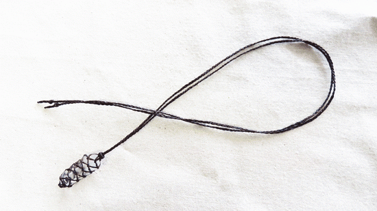 マクラメ フレーム編みを使ってネックレスを作ろう！カラッツ Gem Magazine