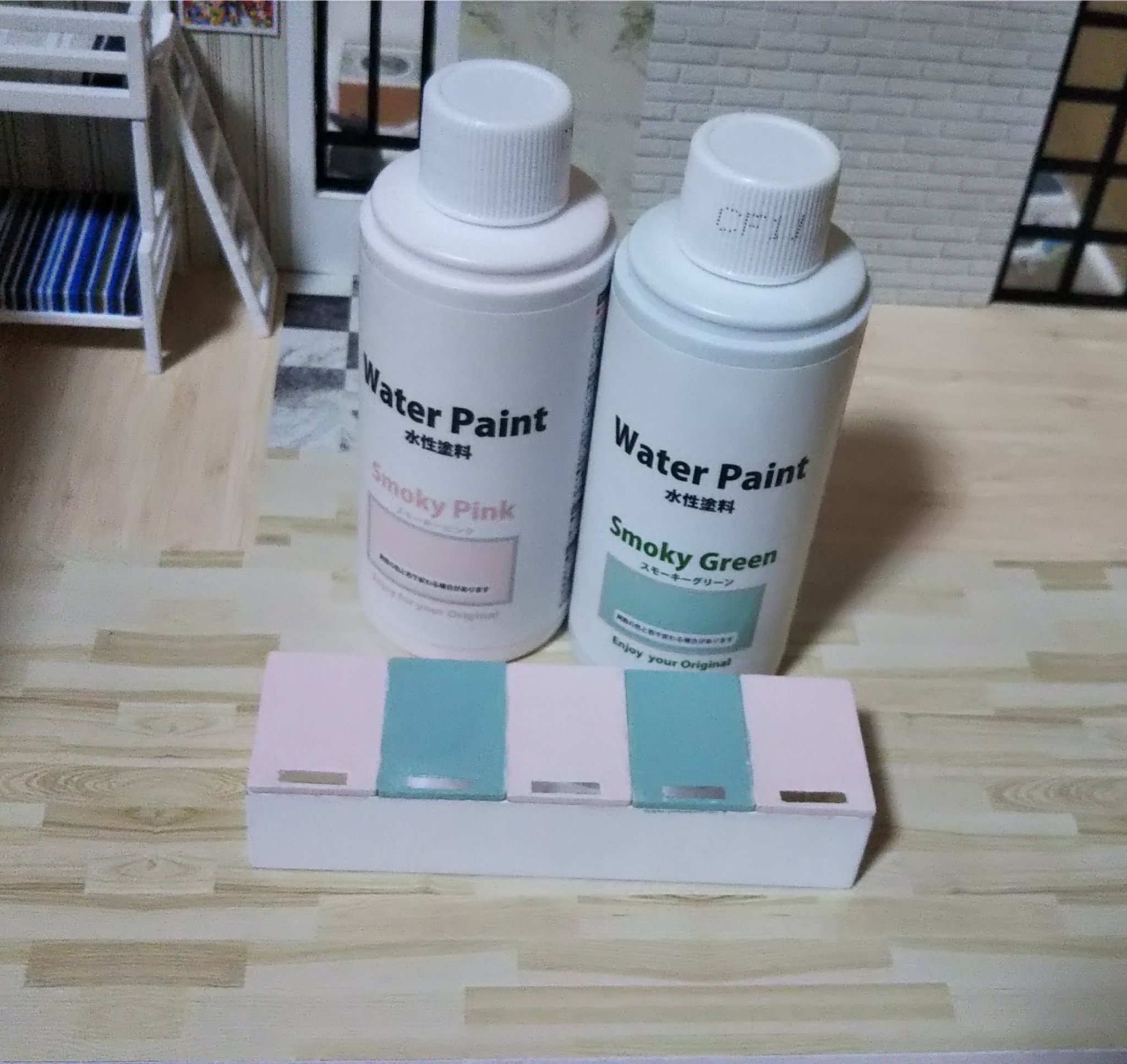 百均diy ダイソー、セリアの水性ニス全種類を比較してみた。+ミルクペイントも - YouTube