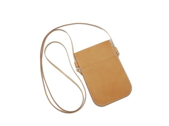 レザークラフト 革 カット 穴あけ 済み 縫うだけ簡単キット スマホポーチ ピンク - メルカリ