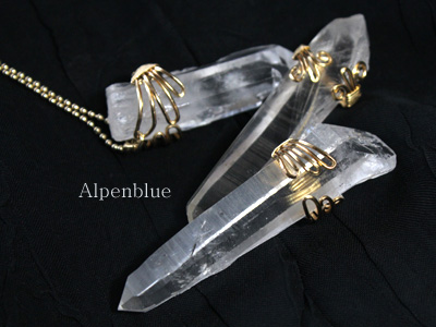 直感重視 天然石アクセサリーの作り方～リリースまでMia│「I LOVE ME ! 私を甘やかす手帳術」毎週日・水・金の夜に更新