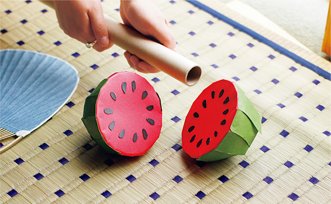 １歳5ヶ月の簡単な手作りおもちゃです。ダイソーの絵合わせカードをマグネット付きに改造しました。１歳〜２歳児の室内遊び用知育おもちゃにおすすめです。たぬきのママブログ